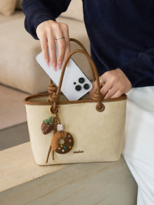 Josiny | Elegant Floral Retro Tote Bag