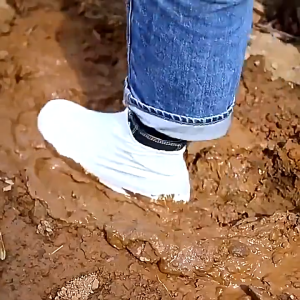 Rain Shoe Covers Non-Slip Reusable Thickened Latex Shoes Cover Portable Outdoor Boot Protectors Household Garden Foot Covers