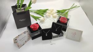 YARUIKE Kotak Hadiah Mawar Abadi 925 Kalung Perak Desain Bentuk Lembut Cocok untuk Hadiah Pacar Hadiah untuk Orang Tersayang Hadiah untuk Ibu Hadiah untuk Orang Tersayang Hadiah untuk Hadiah Wisuda