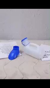 【Local Delivery】Male Urinal with Handle for Travel or Traffic 1000ml (1Liter) Portable Plastic Urinal