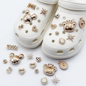 Crocs Jibbitz สวยงาม13ชิ้น/เซ็ตรองเท้าที่สร้างสรรค์น่ารักดอกไม้การ์ตูนหมีตกแต่งหัวรัดเชือกรองเท้าสำหรับ Crocs