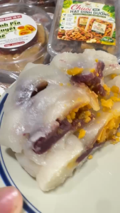 SÉT BÁNH TRUNG THU DẺO MOCHI NHÂN KHOAI MÔN KEM TRỨNG MUỐI [Hộp 2 bánh (bánh 250g)]