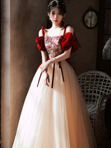Christmas Red Long Wedding Dress Elegant New Style Strapless Slimming Floor-Length Evening Gown for Bride Return Home Celebration
