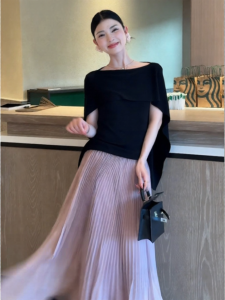 YUEZHONGWEI | Slimming Off-Shoulder Black Round Neck Ice Silk Short Sleeve French Cape Knit Top