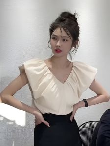 Summer New Womens Sleeveless V-Neck T-Shirt Beautiful Design Small Audience Top Folded Hem Loose Fit Regular Length Pure Color