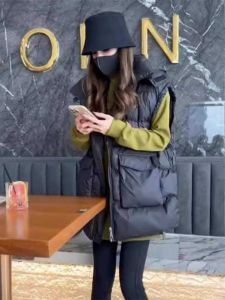 Womens down Cotton Vest Winter Warm 2025 New Mid-Length Loose Hooded Casual Shoulder Pad Vest Jacket Trendy Polyester Fiber