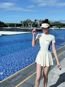 Váy bơi tay ngắn 40 - 85 kg Đầm bơi màu trắng kem chính hãng YouYou che nắng Bikini kín đáo Đồ bơi nữ - Mirilik