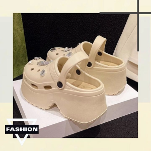 QKKshop ฮิตสุด รองเท้าแตะแฟชั่นสำหรับผู้หญิง พร้อมตัวติดการ์ตูนลายหมี ส้นหนาสูงพิเศษ  วัสดุยาง พื้นนิ่ม  มี 5 สี ดีไซน์น่ารัก รับรูปเท้า เดินสบาย สาวๆ ห้ามพลาด