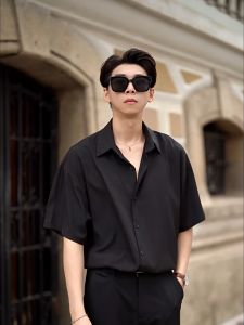 เสื้อแฟชั่นผญ เสื้อเชิ้ตเกาหลี เสื้อไหมน้ำแข็งฤดูร้อน เซต2ชิ้น ชุดสูทลำลองอินเทรนด์เสื้อ ผู้ชาย แขนสั้น+กางเกงสูท เสื้อสีดำหลวม แขนสั้น สีพื้น