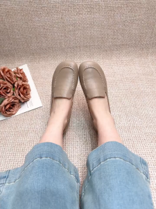 Genuine Leather Low-Heeled Shoes Slip-On Loafers Soft Grandma Shoes Round-Toed Flats
