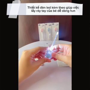 Dụng cụ lấy ráy tai cho bé có đèn có nắp đậy giúp bảo vệ phần đầu sạch sẽ và không bị trầy xước - Hie en Store