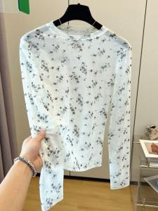 เสื้อยืดแขนยาวลายดอกไม้สไตล์ชนบท ผ้าโปร่ง ป้องกันแสงแดด แฟชั่น แขนยาว ผ้าตาข่าย ผ้าฝ้ายผสม ฤดูร้อน 2025 สำหรับผู้หญิง