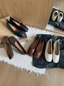 รองเท้าบัลเลต์ส้นเตี้ยแบบสวมหัวกลมสไตล์เกาหลีสำหรับผู้หญิงในช่วงฤดูใบไม้ผลิและฤดูร้อน พื้นรองเท้าแบบนุ่ม ส้นสูงแบบซ่อน รองเท้าบัลเลต์สไตล์ฝรั่งเศสสำหรับคุณยาย