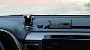 Giá Đỡ iPad Máy Tính Bảng Trên Xe Hơi Hít Chân Không Cao Cấp