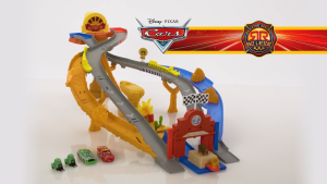 Disney And Pixar Cars Radiator Springs Race & Rescue Rescue Road Raceway Playset With 4 Toy Cars (JFL57)