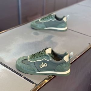 Mens Casual Running Shoes Soft Bottom Fashionable Brand Versatile Low Top Autumn Season Sporty Style Flat Rubber Sole