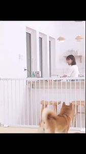 รั้วสัตว์เลี้ยง คอกกั้นเด็ก สำหรับเด็กและสัตว์เลี้ยง ที่กั้นบันได ไม่ต้องเจาะผนังรุ่น ที่กั้นเด็ก ที่กั้นบันได ประตูบันได สำหรับเด็กและสัตว์เลี้ยง ล๊อคอัตโนมัติ บนล่าง