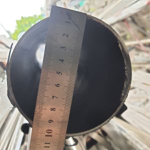 Nhận cắt ống inox tròn o102 mm dày 1.2 mm inox 304 theo kích thước yêu cầu . Cắt mài 2 đầu ống kỹ lưỡng .