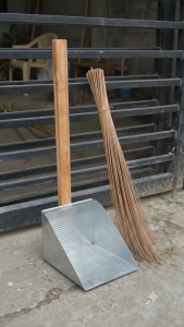 Can Dustpan – Recycled Durable Dustpan