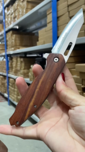 มีดพับ มีดพก กันลื่น มีระบบล็อคใบมีด มีดเดินป่าอุปกรณ์นิรภัย