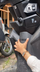 AUTO BLACK pengkilap body kasar motor dan mobil by reborn auto detailing