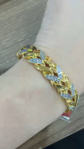 Poh Heng Jewellery 22K Interlace Bangle in Yellow White Gold[Price By Weight]