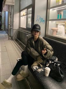 Lightweight 90 White Duck down Puffer Jacket Womens Winter Short Bread Style Coat Fluffy Soft Creamy Thickened Commute Style