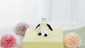 LONGWIN Crytal Cute Penguin Figurines of Glass Collectible Animal Figurines Desk Decoration Ornaments