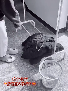 MOMO HOME 🏠 Telescopic Clothes Hanger Retractable Towel Hanging Rack Penyangkut Baju 伸缩衣架