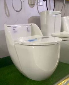 Bồn Cầu Trứng Cao Cấp R86 Men Nano Phủ Ceramic Chống Bám Bẩn Xả Xoáy Kết Hợp Đẩy Mạnh Nắp Rơi Êm Bảo Hành 15 Năm