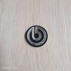 emblem logo BREMBO timbul bahan akrilik