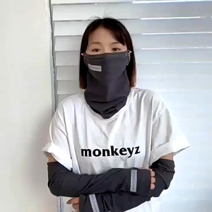 ปลอกแขนกันแดด UV ผ้าไหมน้ำแข็ง ป้องกันรังสียูวี free size เนื้อผ้านุ่ม ใส่สบาย สําหรับขี่จักรยาน ใส่ได้ทั้งชายและหญิง