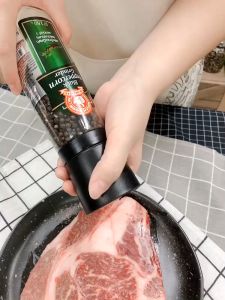 ง่วนสูน พริกไทยเม็ดดําฝาบด 150 g Black Peppercorn Grinder