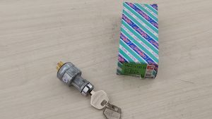 J01S13 IGNITION SWITCH ISC9 4PIN CAR-SHOW STARTER SWITCH LORRY TRUCK BUS FORKLIFT SC-108005