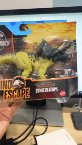 Jurassic World Dino Escape ZUNICERATOPS ฟิกเกอร์ไดโนเสาร์ ของแท้จาก Mattel FPF11 #