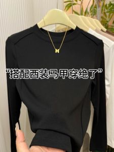 เสื้อยืดคอกลมแขนยาวสีดำ ทรงหลวม ทรงสลิมฟิต แฟชั่นฤดูใบไม้ร่วง เสื้อเชิ้ตชั้นในสำหรับผู้หญิง เสื้อเชิ้ตทรงหลวมสบายๆ