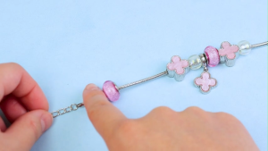 Make It Real Clover the Top Jewelry Set DIY Set (1734) Girls Friendship Charm Bracelet Kit