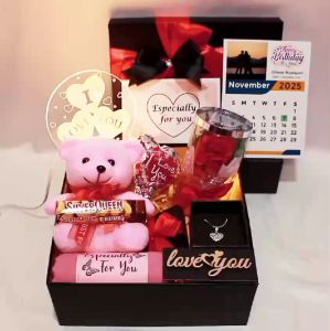 Kado Hadiah Cewek Aesthetic & Romantis – Gift Box & Hampers Eksklusif untuk Momen Spesial Ulang Tahun Anniversary Wisuda – Hadiah Mewah Murah dan Berkesan untuk Orang Tersayang (PEARCE)