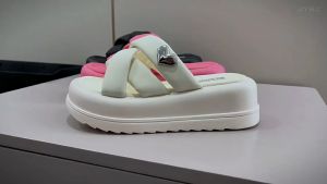【COD】Ready Stock Slippers For Women Korean Style Women Slippers Thick Sole Solid Indoor Slippers