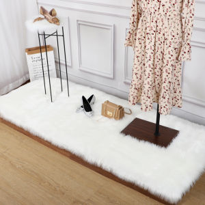 พรมปูพื้นหน้าต่างโชว์สินค้าร้านเสื้อผ้าผู้หญิงพรมปูพื้นแบบขนยาวของตกแต่งร้านรองเท้าพรมขนแกะเทียมแบบเคาน์เตอร์