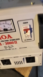 ổn áp lioa dri3000va ( loai 3 kva điện áp vào 90v--250v điện ra 110v 220v )