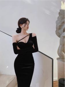 Sweet and Spicy Style Adult Lady like Woman inside Matching Coat Base Skirt Female 2024 Fall and Winter off-Shoulder Atmosphere Beautiful Dress