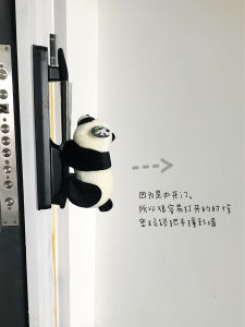 หมอนกันกระแทกสุนัขป่ากันชนประตูรูปแพนด้าน่ารัก สไตล์โมเดิร์นเรียบง่าย อุปกรณ์ตกแต่งบ้าน สีสันสดใส ป้องกันการชนประตู