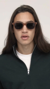 Sunnies Studios Theo (แว่นกันแดดแฟชั่นทรงสี่เหลี่ยม สำหรับยูนิเซ็กส์)