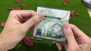 【BUY 1 TAKE 1】Mint Green Keychain Nasal Inhaler Natural Herbal Ingredients Energizing Nasal Inhaler Cooling Nasal Inhaler Relieves Colds And Nasal Congestion Strengthens The Body Soothes Discomfort