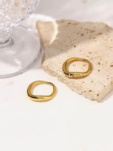 IHA Rosana 18K Gold Plated Round Wavy Ring | Hypoallergenic & Non-tarnish