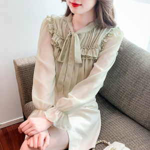 เสื้อเชิ๊ตผ้าชีฟองแขนพองสำหรับผู้หญิง เสื้อตุ๊กตา 2023 ทรงหลวม พร้อม โบว์ ขอบหูไม้ ผูกแขน ยาวงาน เย็บปะติ MODE Korea