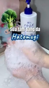 (Hàng nhập khẩu) Sữa Tắm Trắng Da Giữ Ẩm Hatomugi 800ML của Nhật Bản