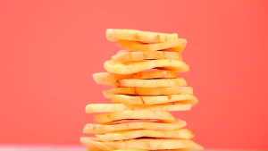 กล้วยอบกรอบกล้วยทอดกรอบกล้วยอบแห้งผลไม้อบแห้ง โปร 2แถม 1 ของกินอาหารผลไม้อบกรอบกล้วยหอมอบขนมไทยขนมกินเล่นยุค90ขนมคลีน