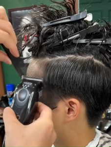 Tông đơ cắt tóc chuyên nghiệp WAHLL Magi.c Clip lưỡi kép